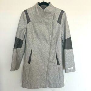 Calvin Klein Light grey asymmetrical zipper, wool coat with faux leather Size S